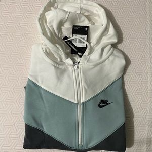 New Nike 1/2 Zip Hoodie